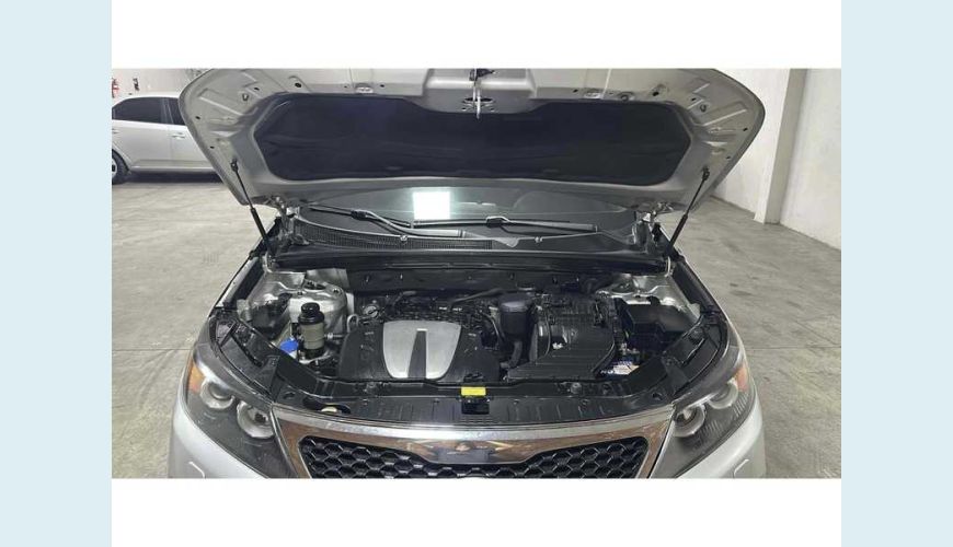 KIA SORENTO 3.5 V6 4X4 AUT. - PRATA - 2013 Foto 8 (Grande)