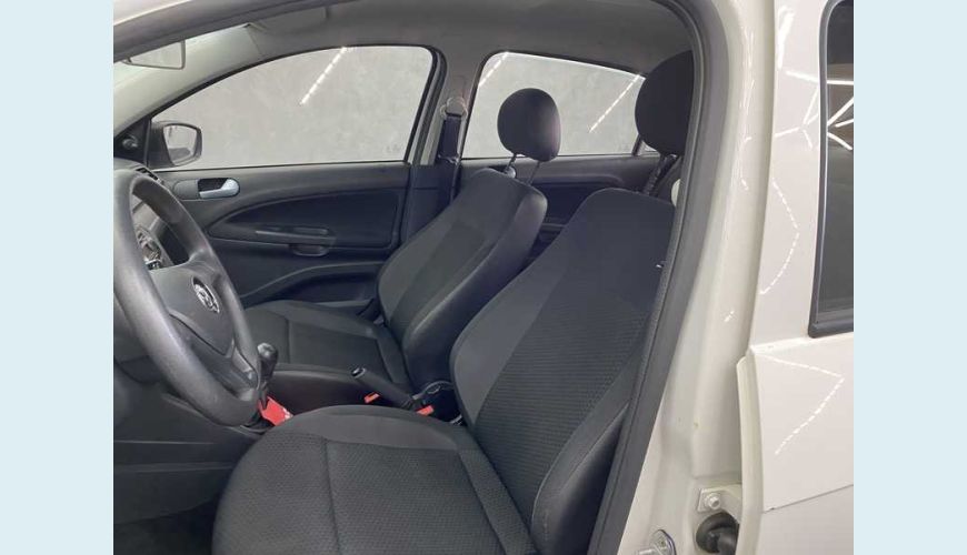 VOLKSWAGEN VOYAGE 1.6 TRENDLINE FLEX - BRANCO - 2018 Foto 8 (Grande)