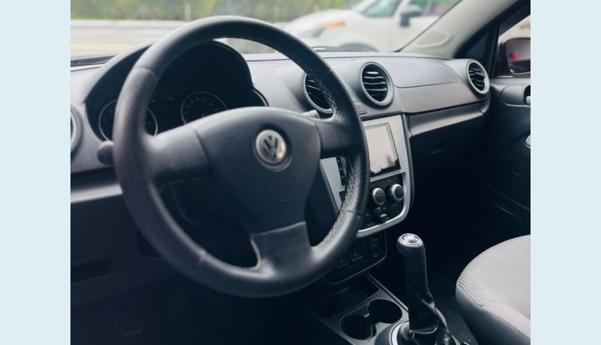 VOLKSWAGEN VOYAGE TRENDLINE 1.0 T.FLEX 8V 4P - CINZA - 2012 Foto 8 (Grande)