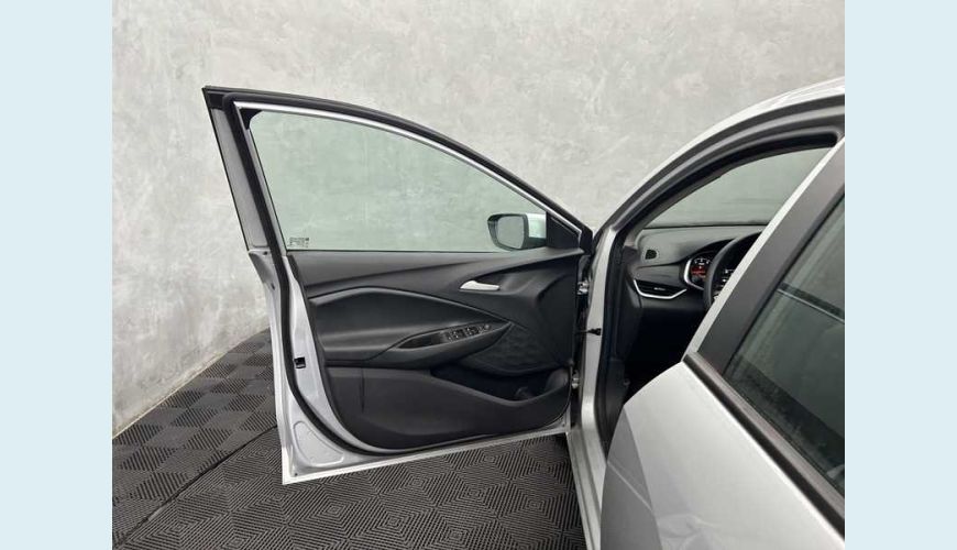 CHEVROLET ONIX PLUS LT 1.0 - PRATA - 2023 Foto 8 (Grande)