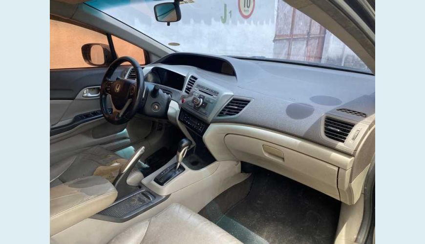HONDA CIVIC NEW LXL 1.8 16V I-VTEC FLEX - PRETO - 2013 Foto 8 (Grande)