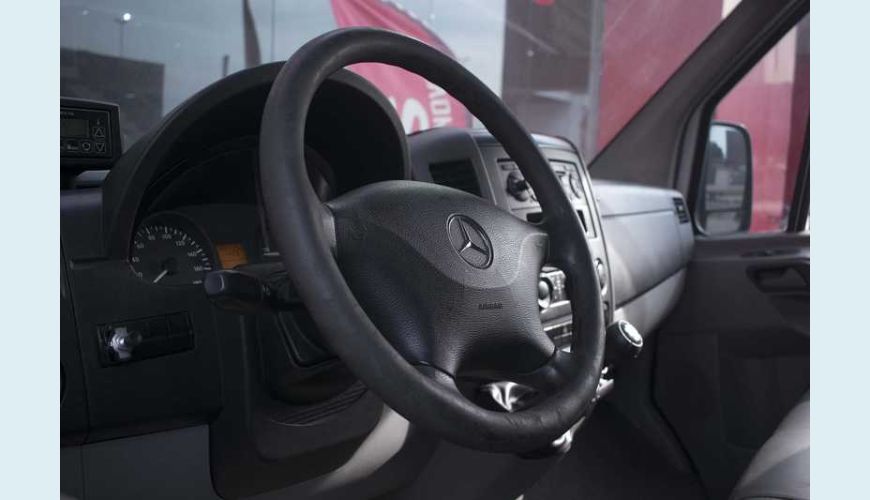 MERCEDES-BENZ SPRINTER VAN 415 CDI LUXO TB - BRANCO - 2012 Foto 8 (Grande)