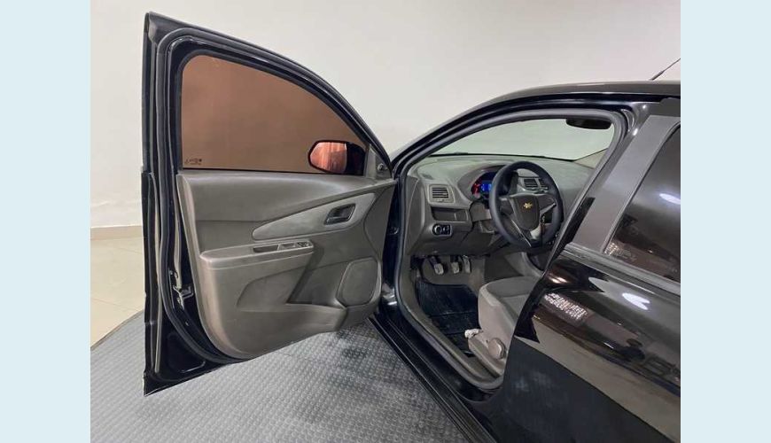 CHEVROLET COBALT LT 1.4 8V FLEX - PRETO - 2013 Foto 8 (Grande)