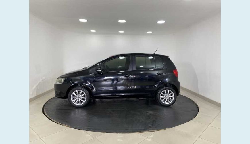 VOLKSWAGEN FOX 1.0 TEC FLEX 4P - PRETO - 2014 Foto 8 (Grande)