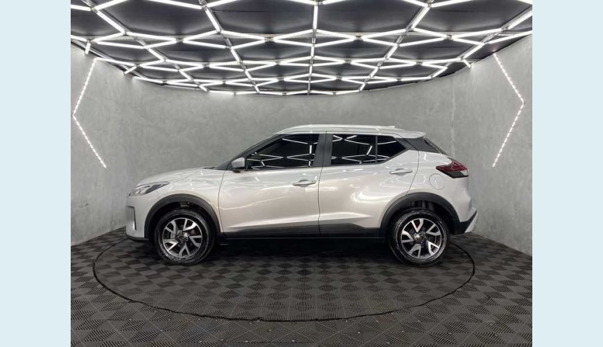 NISSAN KICKS SENSE 1.6 FLEX AUT. - PRATA - 2022 Foto 8 (Grande)