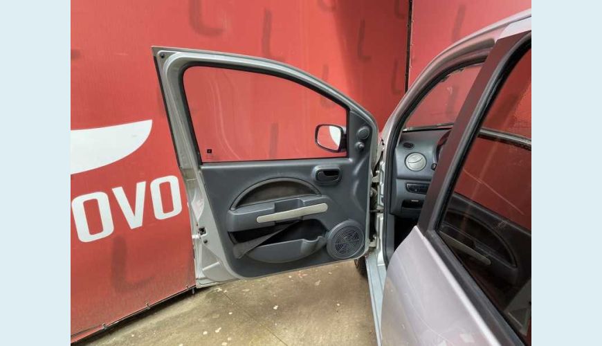 FIAT UNO VIVACE 1.0 8V FLEX 2P - PRATA - 2012 Foto 8 (Grande)