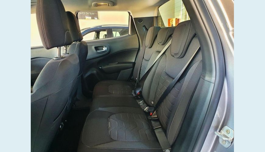 FIAT TORO 1.8 16V EVO FLEX FREEDOM 4X2 - CINZA - 2025 Foto 8 (Grande)