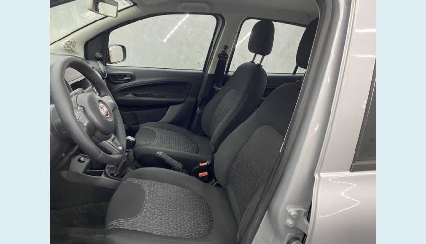 FIAT UNO ATTRACTIVE 1.0 - PRATA - 2021 Foto 8 (Grande)