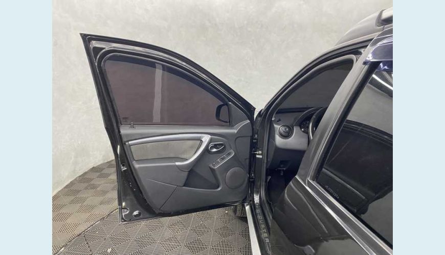 RENAULT DUSTER 2.0 16V DYNAMIQUE FLEXAUT. - PRETO - 2014 Foto 8 (Grande)