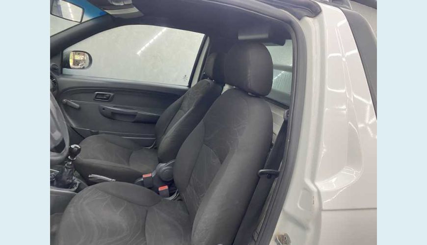 FIAT STRADA HARD WORKING 1.4 FLEX CS - BRANCO - 2018 Foto 8 (Grande)