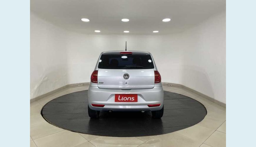 VOLKSWAGEN FOX 1.0 8V FLEX 4P - PRATA - 2011 Foto 8 (Grande)