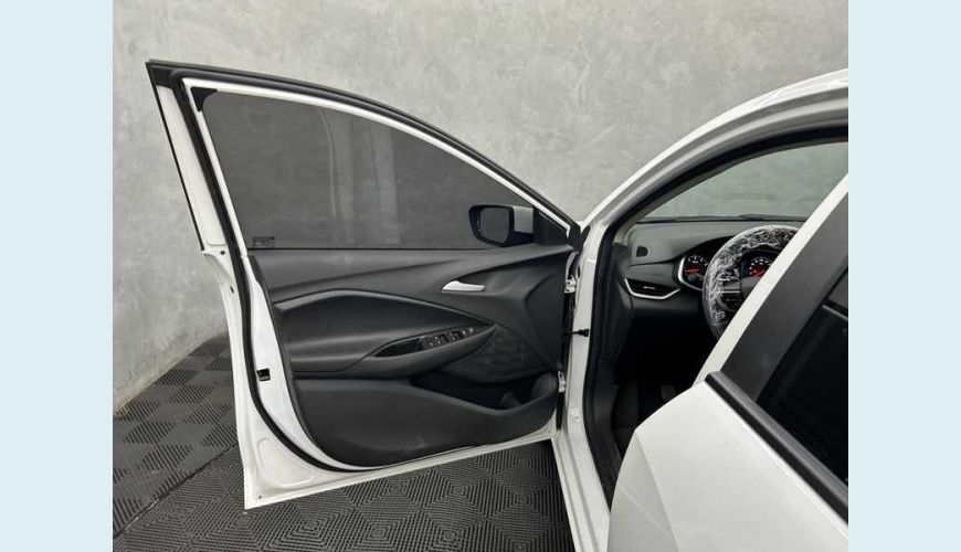 CHEVROLET ONIX PLUS LT 1.0 - BRANCO - 2023 Foto 8 (Grande)
