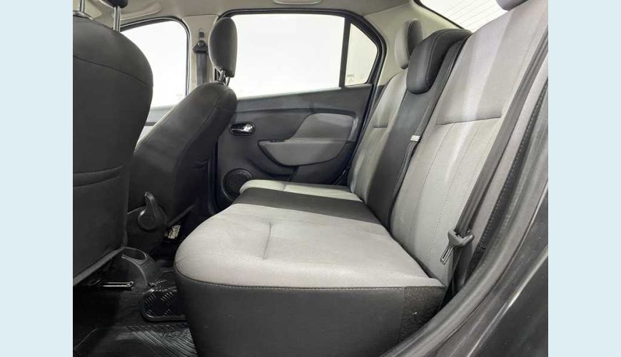 RENAULT LOGAN EXPRESSION 1.6 8V FLEX - PRETO - 2014 Foto 8 (Grande)