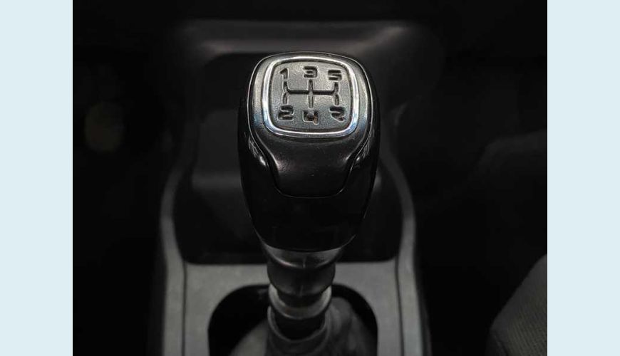 FIAT UNO ATTRACTIVE 1.0 - PRETO - 2021 Foto 8 (Grande)