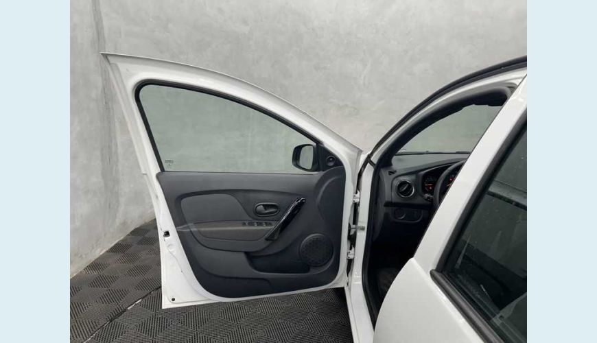 RENAULT LOGAN ZEN 1.0 12V SCE FLEX - BRANCO - 2023 Foto 8 (Grande)