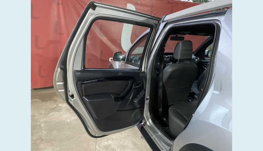 RENAULT DUSTER OROCH 2.0 16V DYNAMIQUE AUT. FLEX - PRATA - 2020 Foto 8 (Grande)