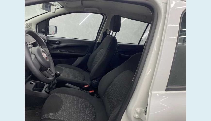 FIAT UNO ATTRACTIVE 1.0 - BRANCO - 2021 Foto 8 (Grande)