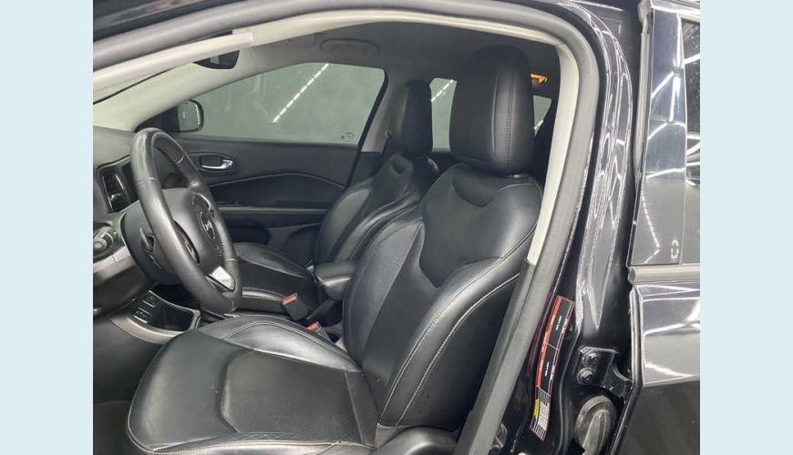 JEEP COMPASS 2.0 LONGITUDE 4X2 AUT. FLEX - PRETO - 2019 Foto 8 (Grande)
