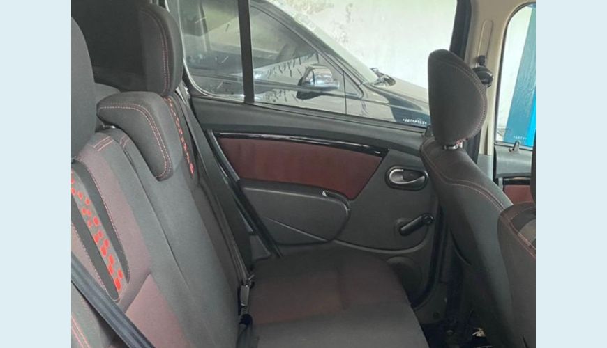 RENAULT SANDERO STEPWAY FLEX 1.6 16V 5P - PRETO - 2014 Foto 8 (Grande)