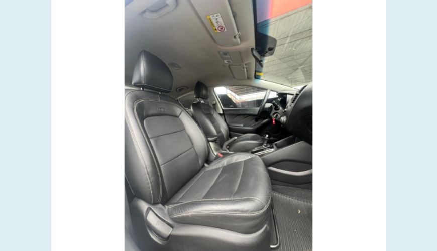 KIA CERATO - BRANCO - 2017 Foto 8 (Grande)