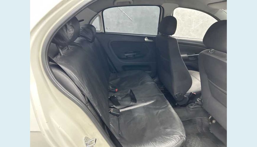 VOLKSWAGEN VOYAGE (G6) 1.0 TEC TOTAL FLEX - BRANCO - 2013 Foto 8 (Grande)