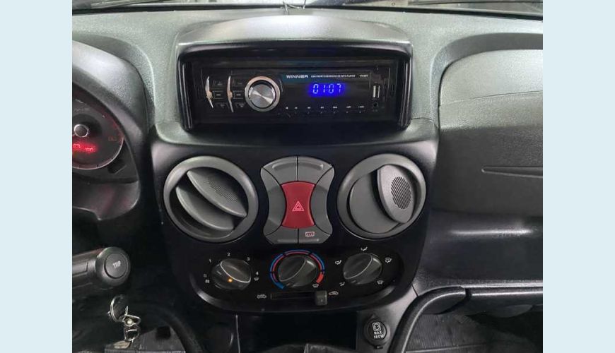 FIAT DOBLO ESSENCE 1.8 5L FLEX - PRATA - 2018 Foto 8 (Grande)
