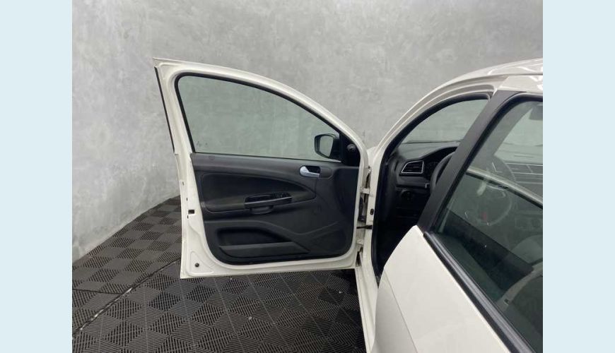 VOLKSWAGEN GOL 1.6 MSI FLEX - BRANCO - 2019 Foto 8 (Grande)