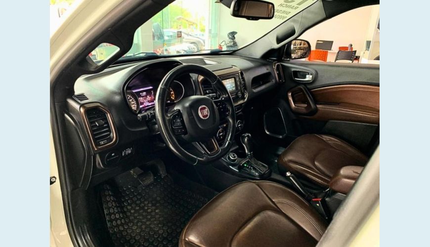 FIAT TORO RANCH AT D4 - BRANCO - 2019 Foto 8 (Grande)