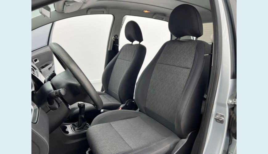 VOLKSWAGEN FOX 1.0 GII - PRATA - 2013 Foto 8 (Grande)