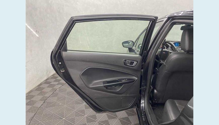 FORD NEW FIESTA HATCH NEW FIESTA TITANIUM 1.6 16V POWERSHIFT - PRETO - 2015 Foto 8 (Grande)