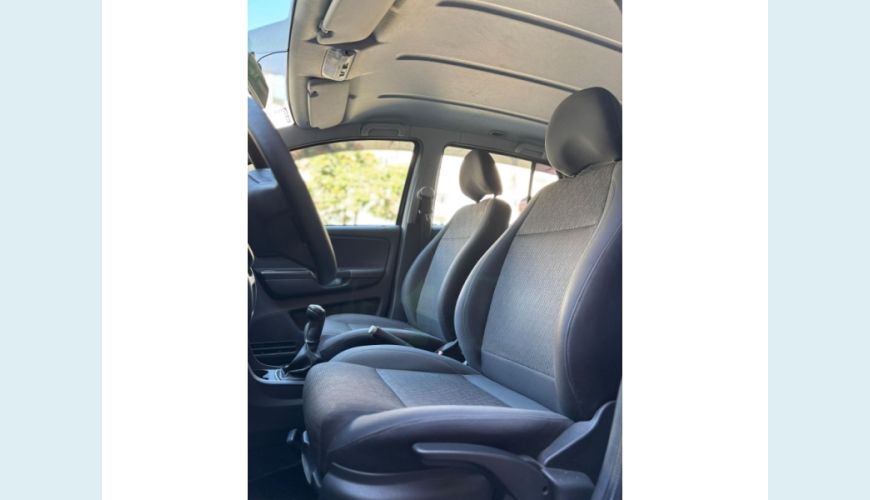 VOLKSWAGEN FOX - PRETO - 2014 Foto 8 (Grande)