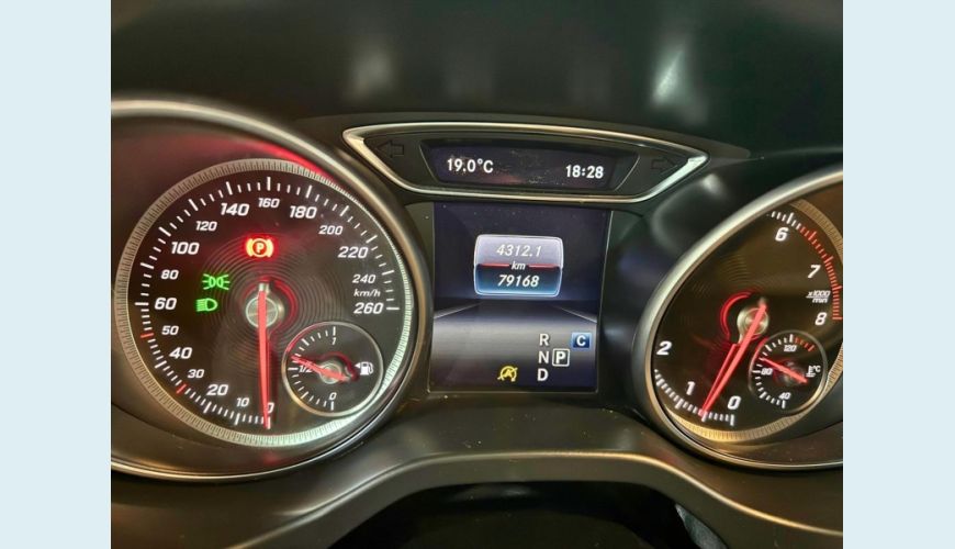 MERCEDES-BENZ GLA200FF - BRANCO - 2018 Foto 8 (Grande)