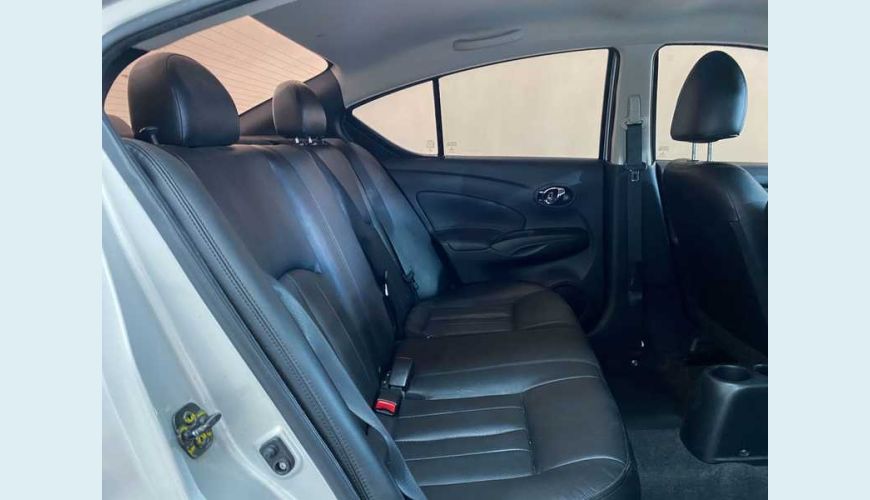 NISSAN VERSA 1.6 16V SV FLEXSTART CVT FLEX - PRATA - 2018 Foto 8 (Grande)