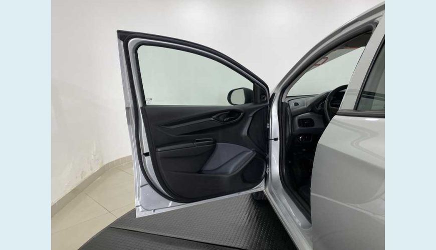 CHEVROLET ONIX PLUS 1.0 TURBO (FLEX) (AUT) - PRATA - 2020 Foto 8 (Grande)