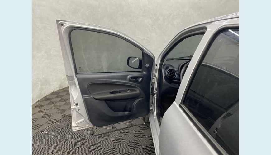 FIAT UNO ATTRACTIVE 1.0 - PRATA - 2021 Foto 8 (Grande)