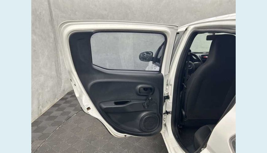 FIAT MOBI LIKE 1.0 (FLEX) - BRANCO - 2022 Foto 8 (Grande)