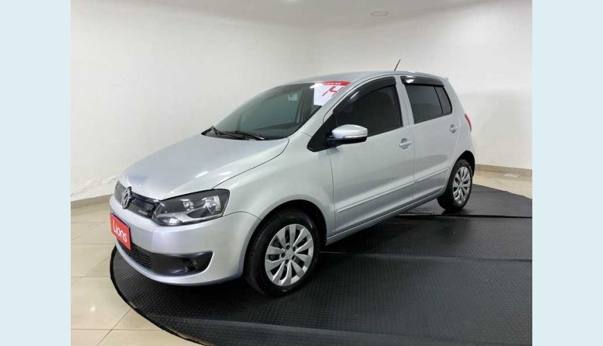 VOLKSWAGEN FOX 1.0 TEC BLUEMOTION FLEX 2P - PRATA - 2014 Foto 8 (Grande)