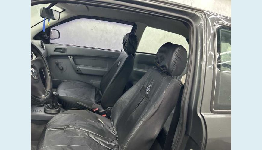 VOLKSWAGEN GOL NOVO 1.0 TEC (FLEX) 2P - CINZA - 2013 Foto 8 (Grande)