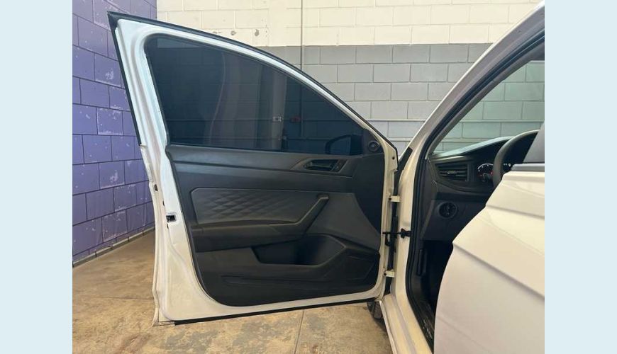 VOLKSWAGEN POLO TRACK 1.0 FLEX 12V 5P - BRANCO - 2025 Foto 8 (Grande)