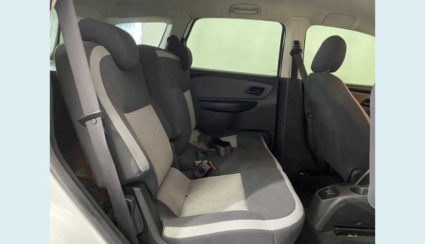 CHEVROLET SPIN ADVANTAGE 5S 1.8 (FLEX) (AUT) - BRANCO - 2018 Foto 8 (Grande)