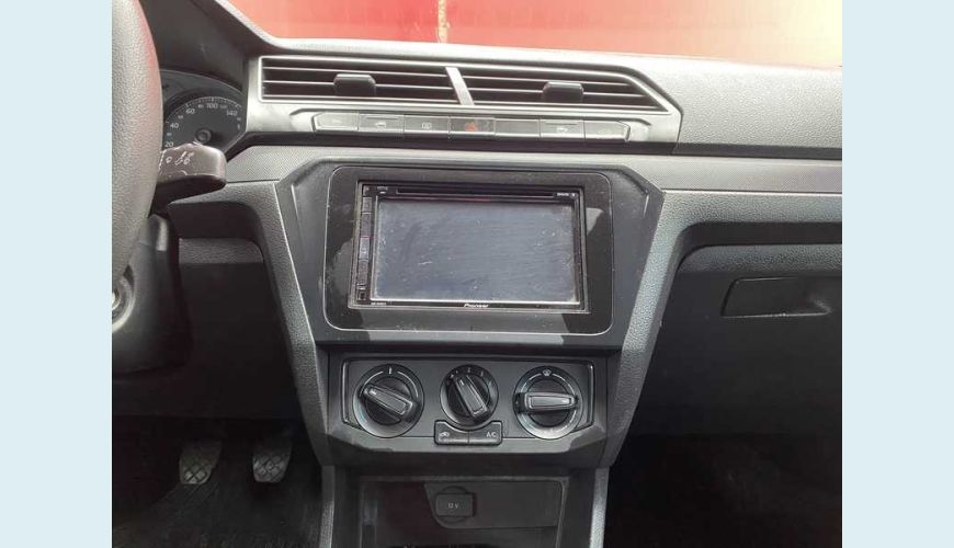 VOLKSWAGEN VOYAGE 1.0 MPI COMFORTLINE (FLEX) - PRATA - 2017 Foto 8 (Grande)