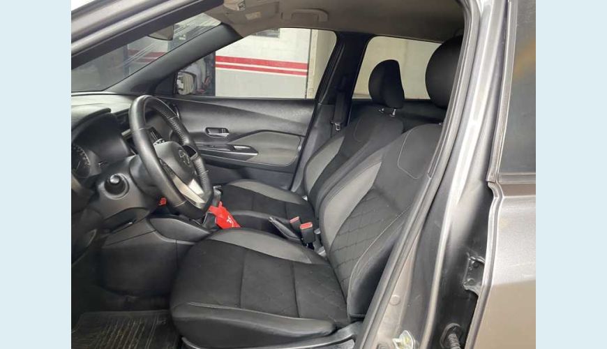 NISSAN KICKS 1.6 S (FLEX) - CINZA - 2018 Foto 8 (Grande)
