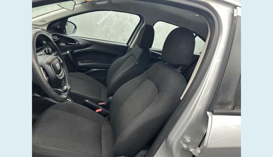 FIAT CRONOS DRIVE 1.3 (FLEX) AT - PRATA - 2023 Foto 8 (Grande)