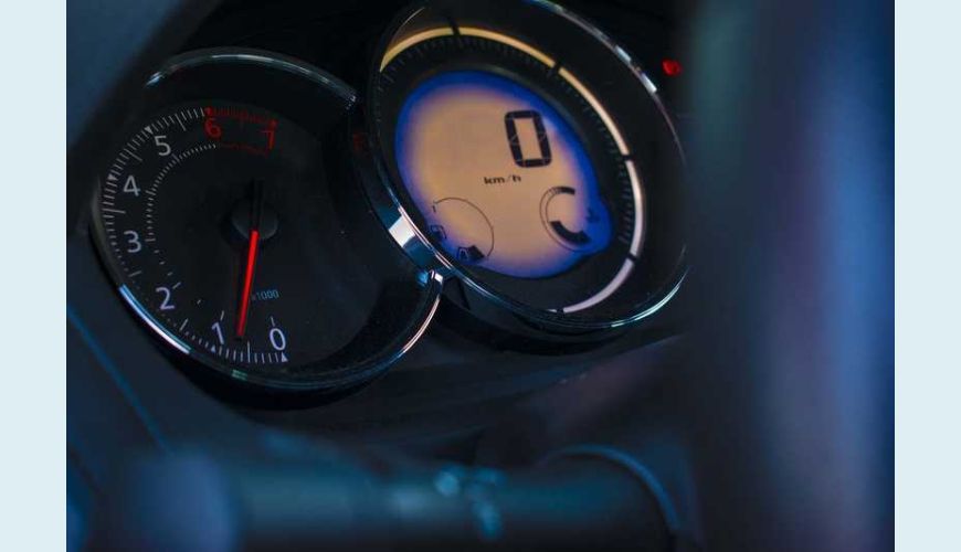 RENAULT FLUENCE 2.0 16V PRIVILEGE X-TRONIC (FLEX) - PRETO - 2017 Foto 8 (Grande)