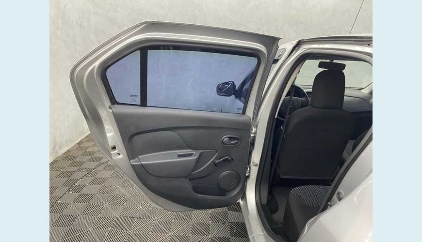 RENAULT LOGAN AUTHENTIQUE 1.0 12V SCE (FLEX) - PRATA - 2018 Foto 8 (Grande)