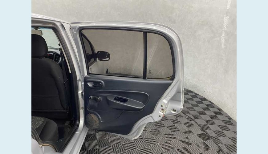 FIAT UNO ATTRACTIVE 1.0 - PRATA - 2021 Foto 8 (Grande)