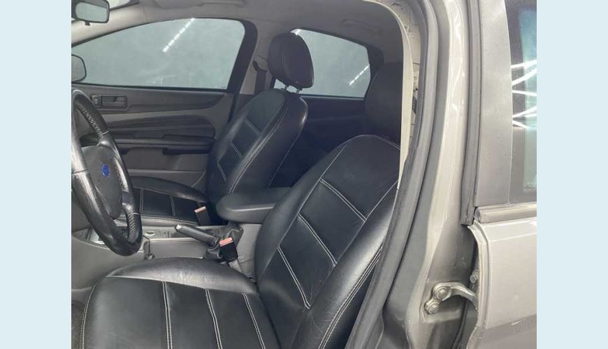 FORD FOCUS HATCH GLX 2.0 16V (FLEX) (AUT) - CINZA - 2011 Foto 8 (Grande)