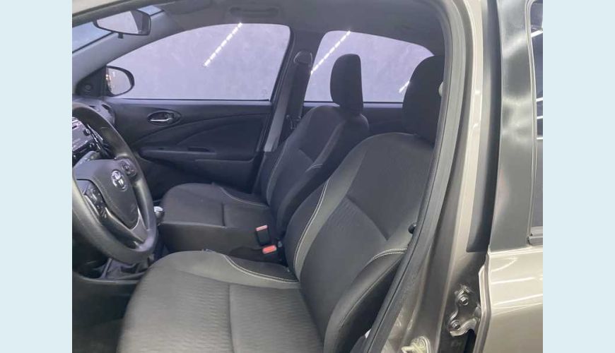 TOYOTA ETIOS X PLUS 1.5 (FLEX) - CINZA - 2019 Foto 8 (Grande)