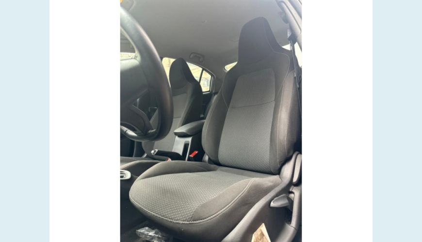 CHEVROLET ONIX - PRATA - 2024 Foto 8 (Grande)