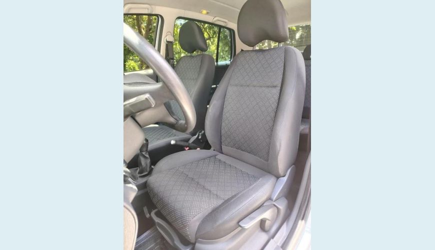 VOLKSWAGEN NOVO FOX TL MB - PRATA - 2016 Foto 8 (Grande)